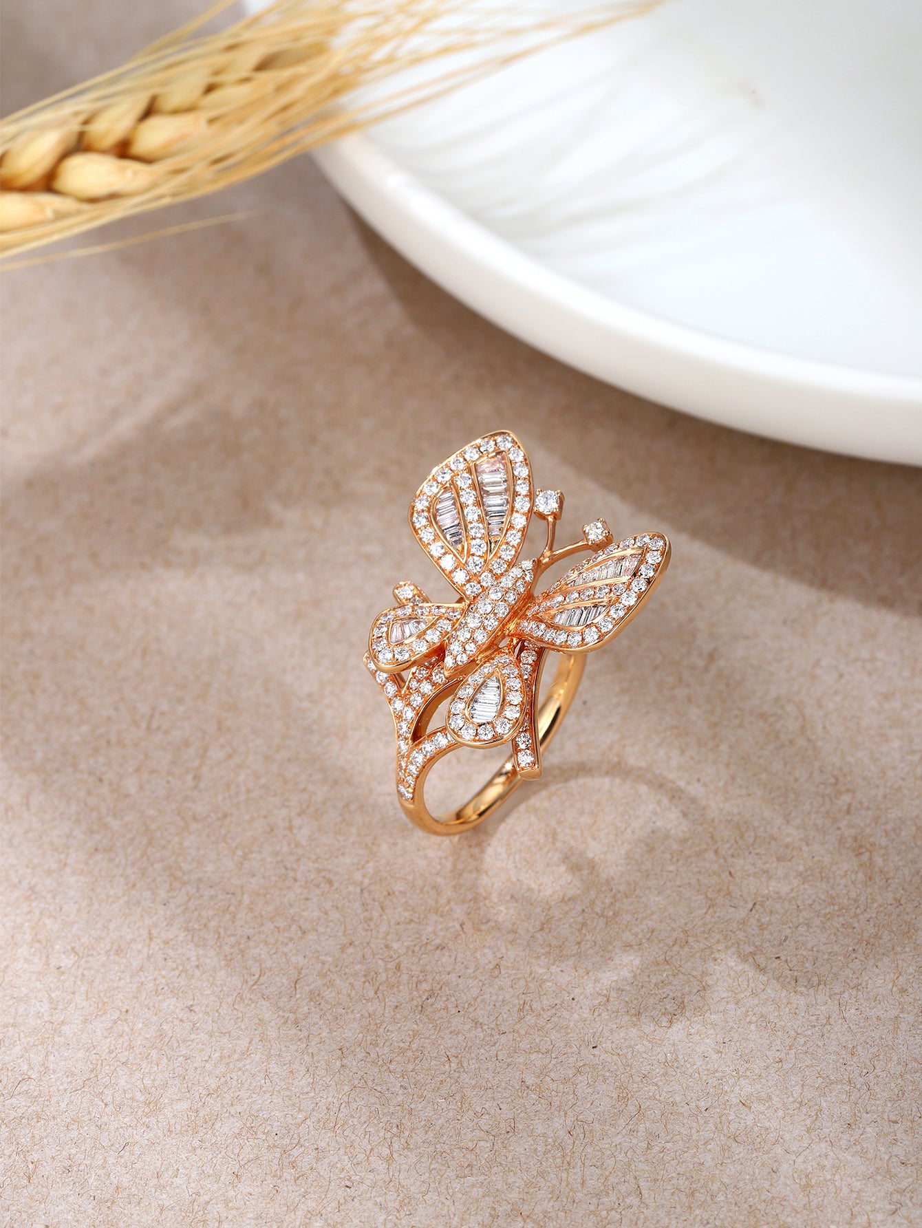 High-Quality 18K Gold Ring, Butterfly